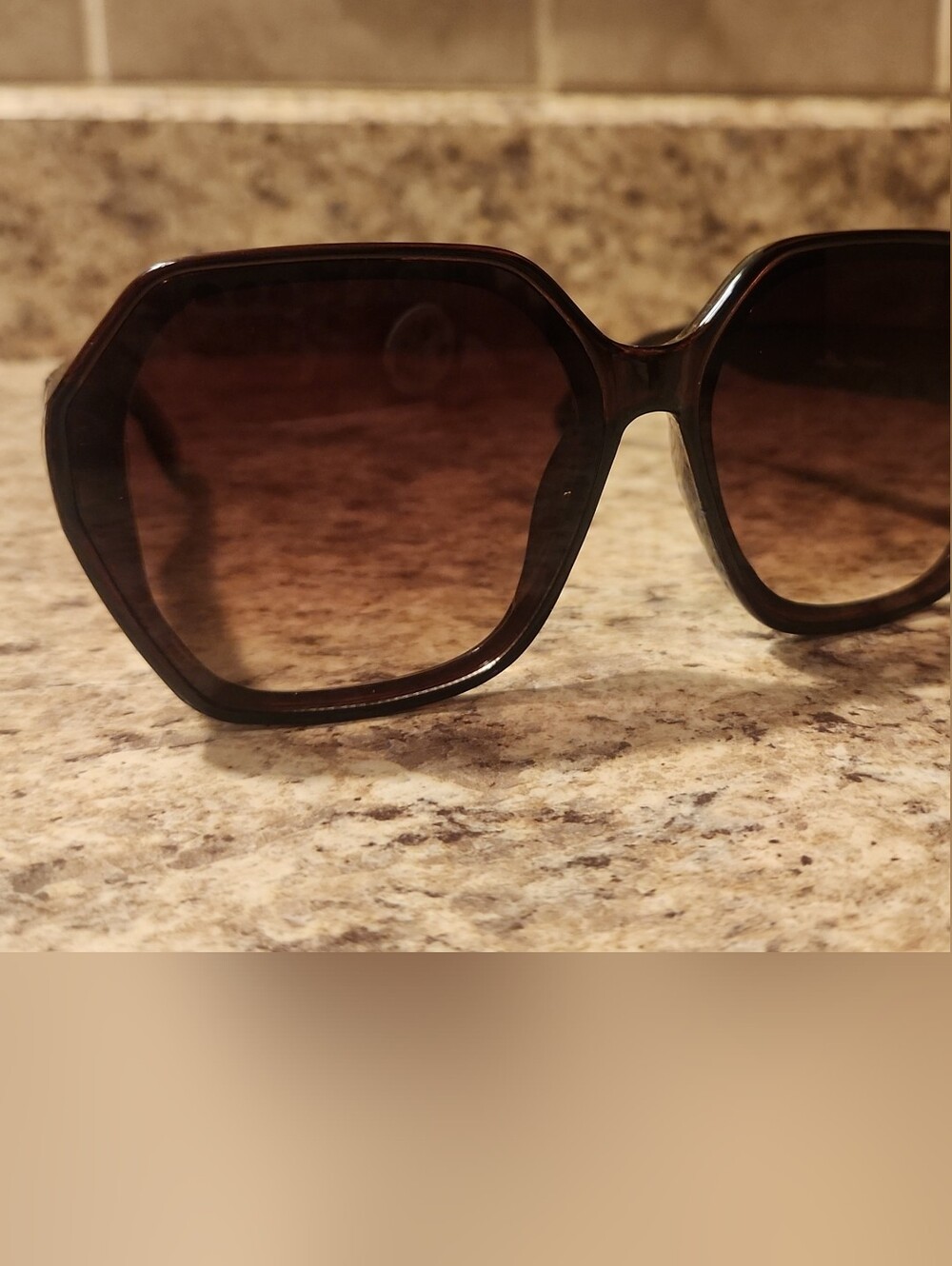 Women’s Oversized Brown Sunglasses - Picture 1 of 6